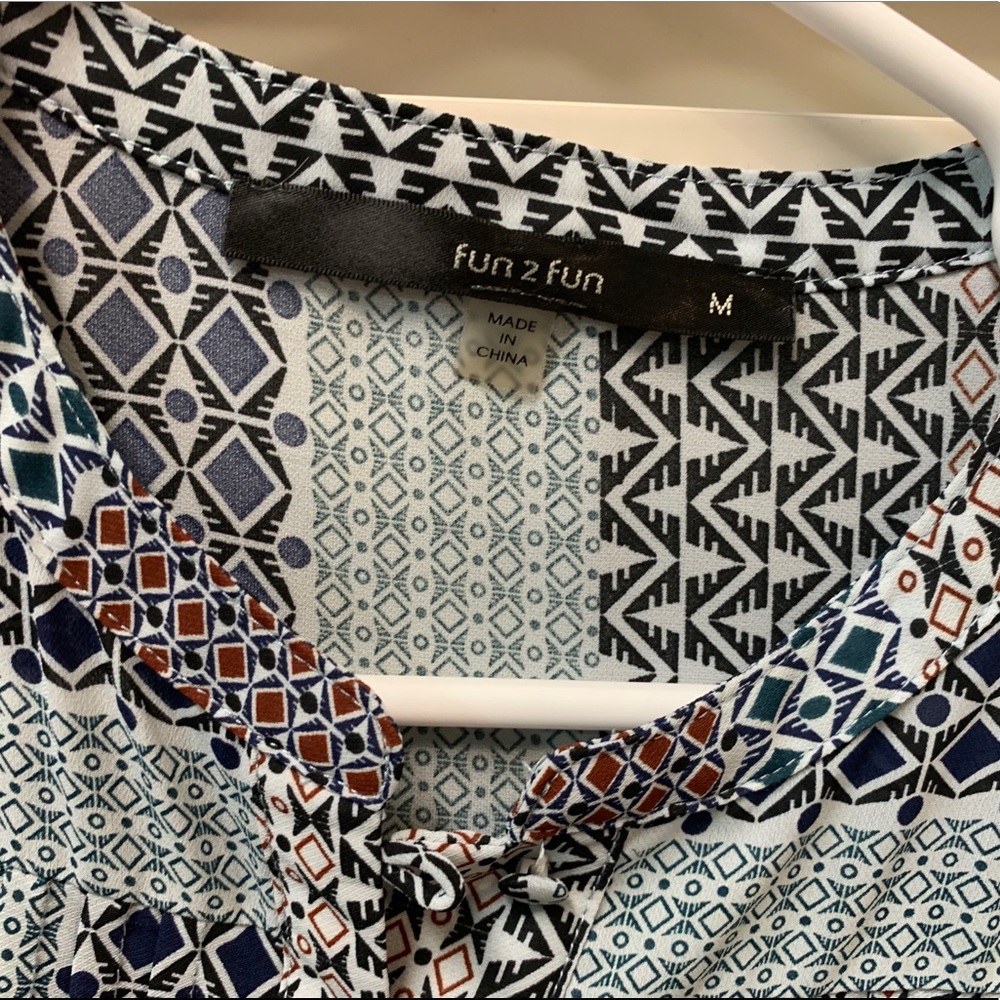 Pattern blouse - Picture 2 of 3